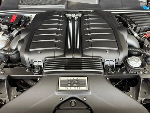 Used 2017 Bentley Bentayga image 56