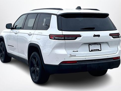 Used 2023 Jeep Grand Cherokee L Altitude image 4