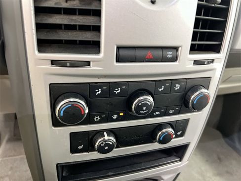 Used 2010 Chrysler Town & Country Touring w/ Heated Seat Group image 14