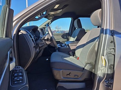 Used 2024 RAM 2500 Big Horn w/ Bed Utility Group image 11