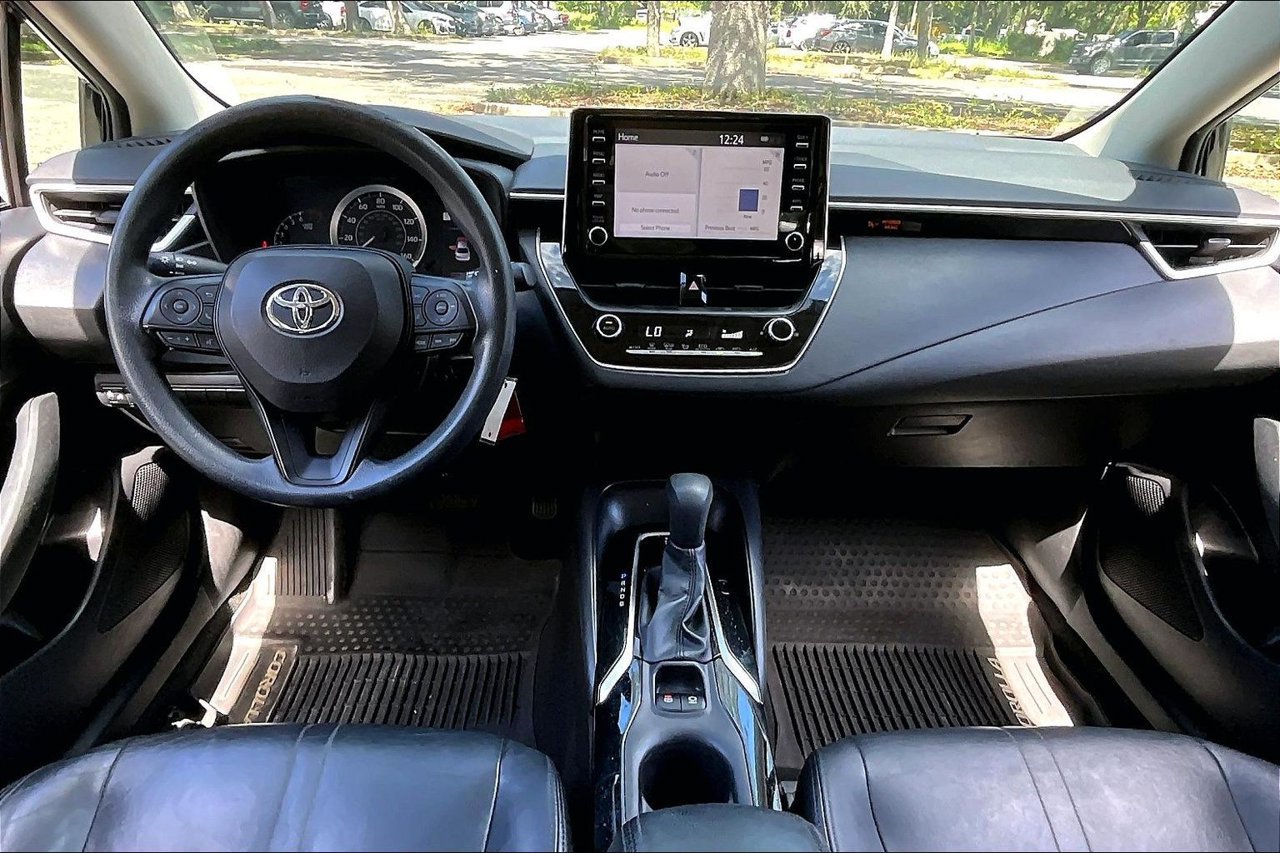 Used 2020 Toyota Corolla LE FWD image 7
