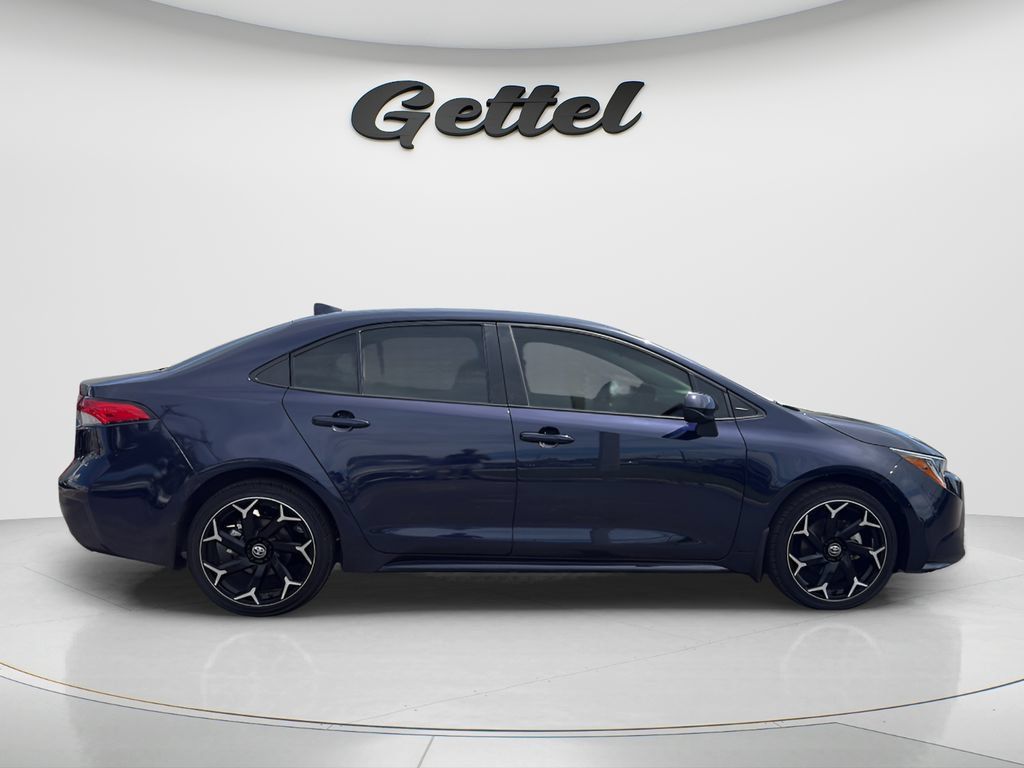 Used 2025 Toyota Corolla LE FWD image 4