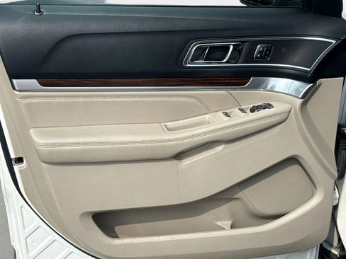 Used 2018 Ford Explorer Limited w/ Equipment Group 301A image 17