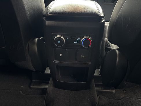 Used 2020 Ford Explorer XLT image 18