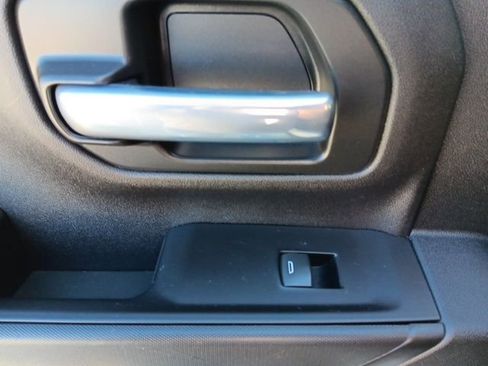 Used 2024 GMC Sierra 3500 Pro w/ Convenience Package image 33