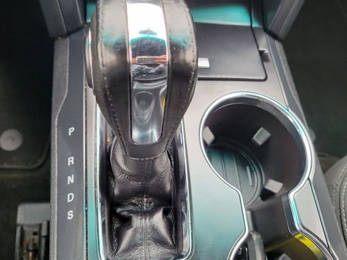 Used 2018 Ford Explorer XLT w/ Equipment Group 201A image 26