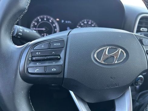 Used 2021 Hyundai Venue SEL image 20