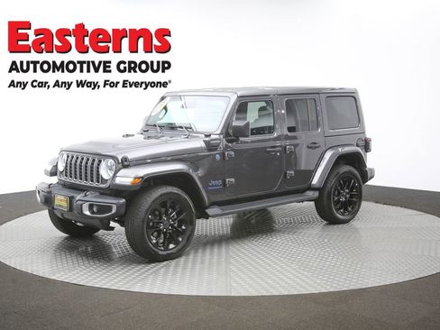 Used 2025 Jeep Wrangler Unlimited Sahara AWD/4WD image 52