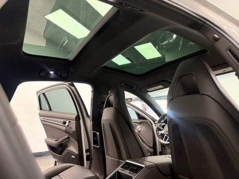 Used 2018 Porsche Panamera 4 w/ Premium Package Plus AWD/4WD image 41