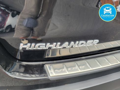 Used 2017 Toyota Highlander XLE AWD/4WD image 32