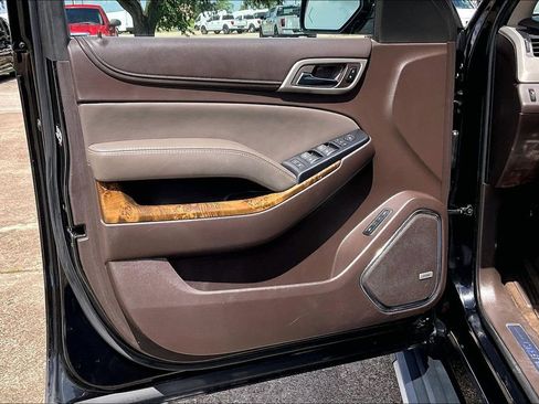 Used 2015 GMC Yukon XL Denali w/ Touring Package AWD/4WD image 17