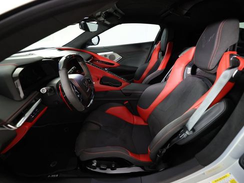Used 2024 Chevrolet Corvette Z06 RWD image 11