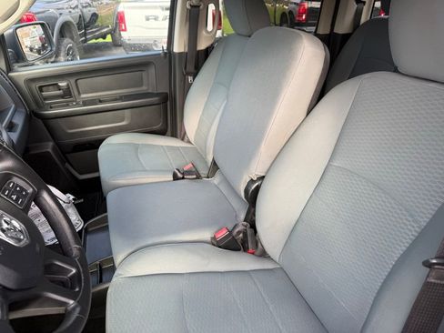 Used 2017 RAM 1500 Express AWD/4WD image 10