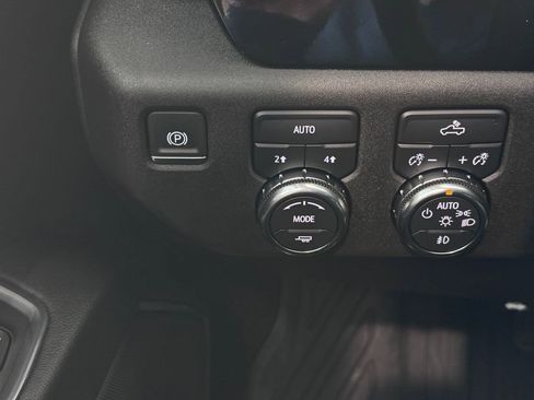 Certified 2024 GMC Sierra 1500 Elevation w/ LPO, Elevation Black Package AWD/4WD image 21