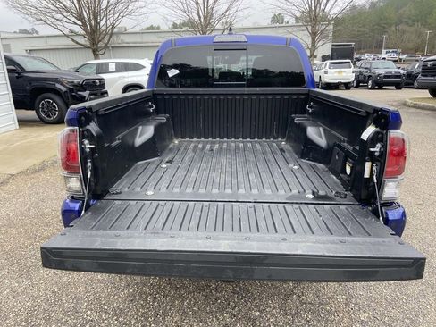 Used 2023 Toyota Tacoma TRD Sport w/ Advanced Technology Package image 32