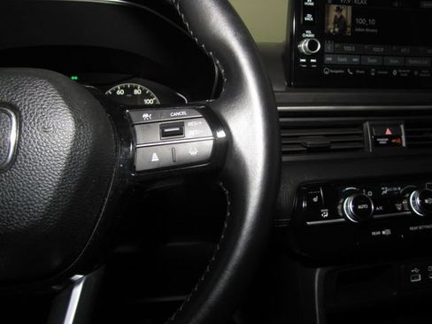Certified 2025 Honda Pilot Touring image 6