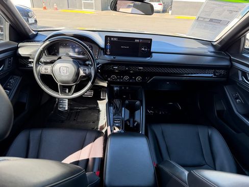 Used 2025 Honda Accord Sport image 29