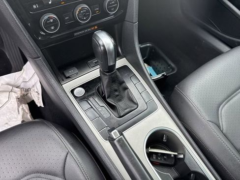 Used 2022 Volkswagen Passat 2.0T image 20