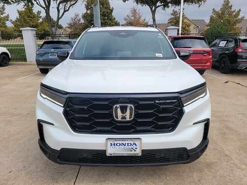 New 2025 Honda Pilot Black Edition image 3