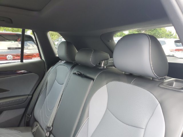 New 2026 Volkswagen Tiguan SE R-Line FWD image 9