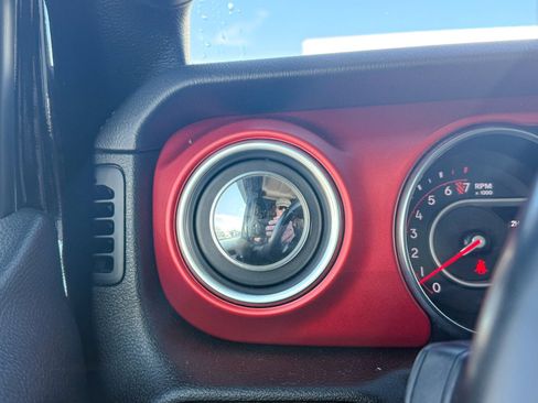 Used 2018 Jeep Wrangler Unlimited Rubicon w/ Steel Bumper Group image 38