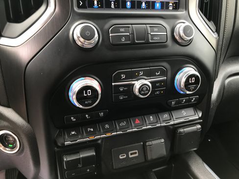 Used 2021 GMC Sierra 1500 AT4 w/ AT4 Value Package AWD/4WD image 23