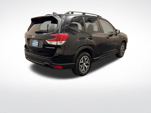 Used 2023 Subaru Forester Premium image 5