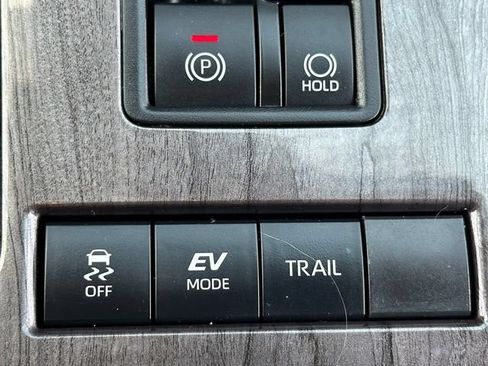 Used 2021 Toyota Highlander Platinum AWD/4WD image 21