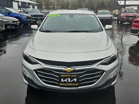 Used 2020 Chevrolet Malibu LT image 2