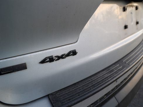 Used 2022 Jeep Grand Cherokee L Laredo image 11