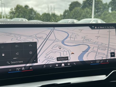 Used 2026 BMW 530i xDrive w/ M Sport Package image 23