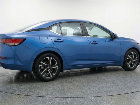 Used 2025 Nissan Sentra SV FWD image 9