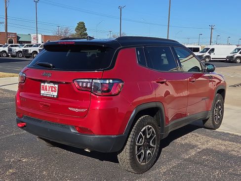 Used 2025 Jeep Compass Trailhawk image 4