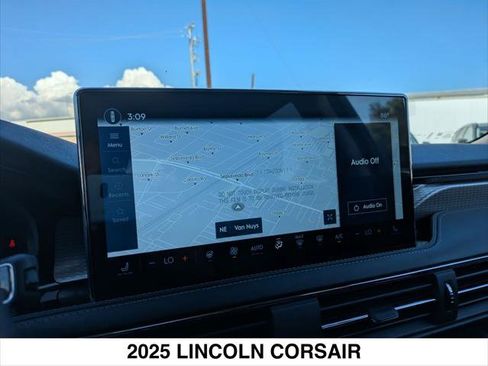 New 2025 Lincoln Corsair Reserve image 9