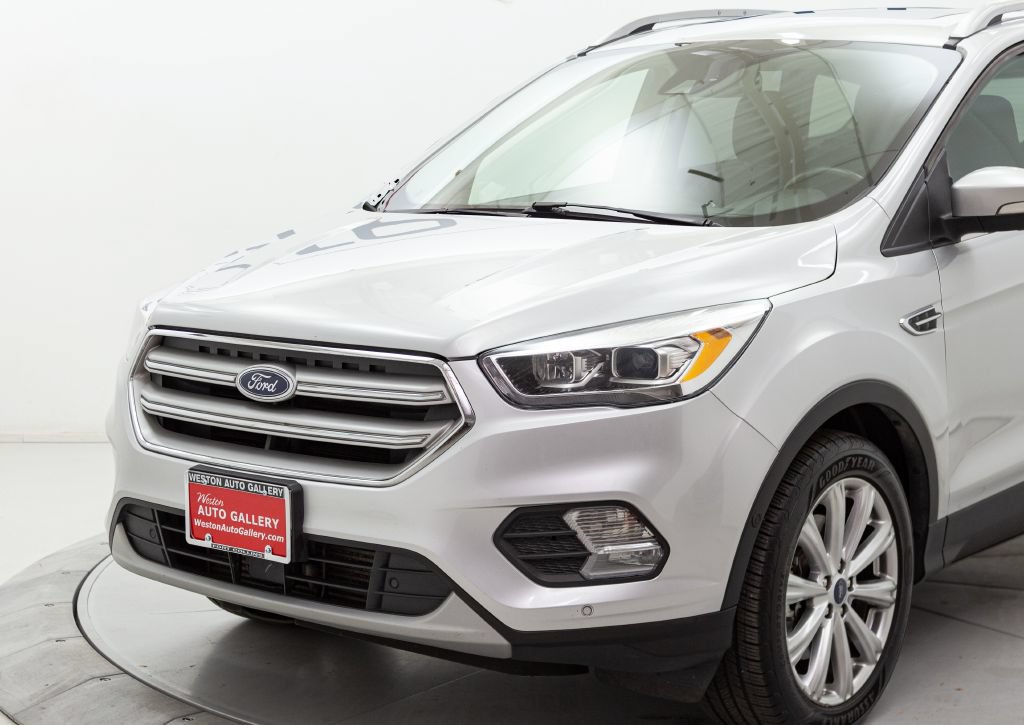 Used 2018 Ford Escape Titanium w/ Ford Safe & Smart Package AWD/4WD image 9