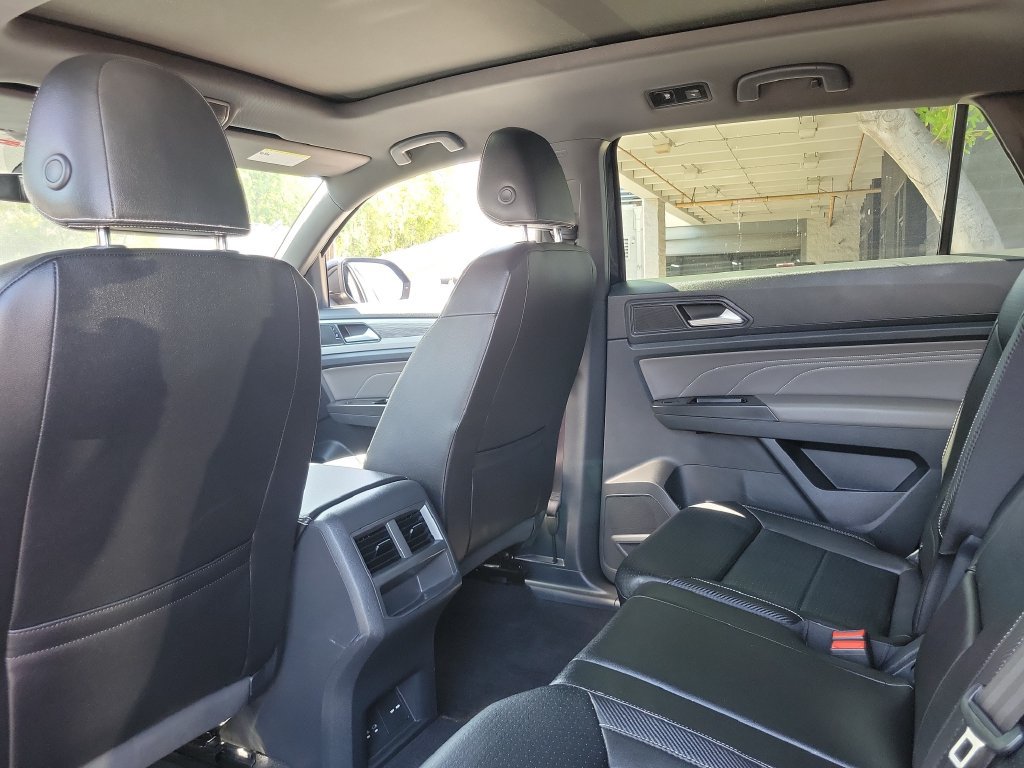 Used 2022 Volkswagen Atlas Cross Sport SE FWD image 16