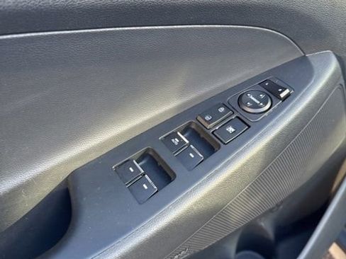 Used 2015 Chrysler 200 C w/ Navigation & Sound Group I image 36