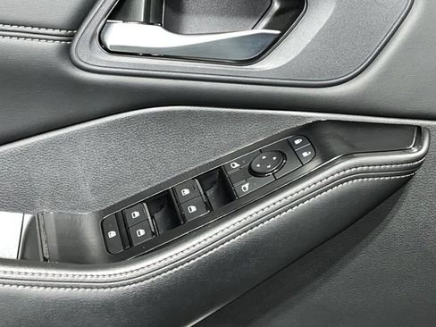 Used 2023 Nissan Rogue SV w/ SV Premium B Package image 21