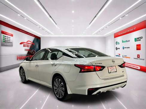 Used 2023 Nissan Altima 2.5 SL AWD/4WD image 5
