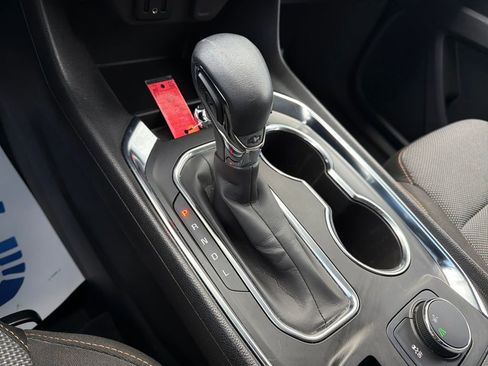 Used 2021 Chevrolet Traverse LS image 23