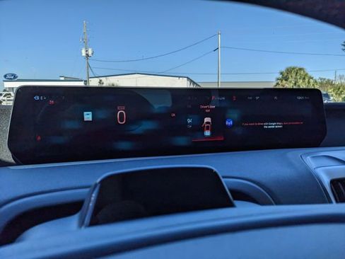 Certified 2025 Ford Expedition Active image 36