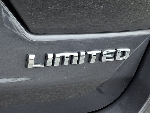 Certified 2024 Jeep Grand Cherokee Limited AWD/4WD image 36