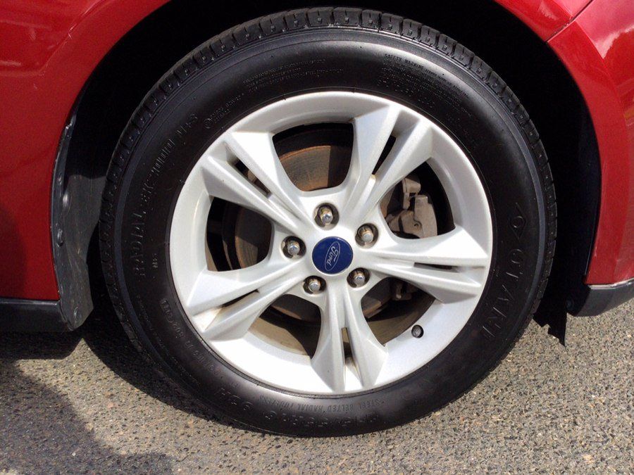 Used 2014 Ford Focus SE FWD image 39