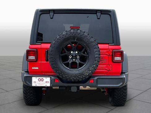 Used 2025 Jeep Wrangler Unlimited Sport AWD/4WD image 4