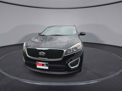 Used 2017 Kia Sorento LX image 3
