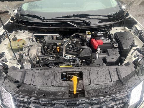 Used 2021 Nissan Rogue SV image 12