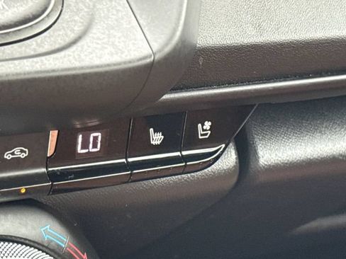 Used 2016 Chevrolet Camaro LT RWD image 34