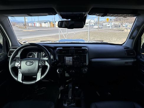 Used 2021 Toyota 4Runner Venture image 15