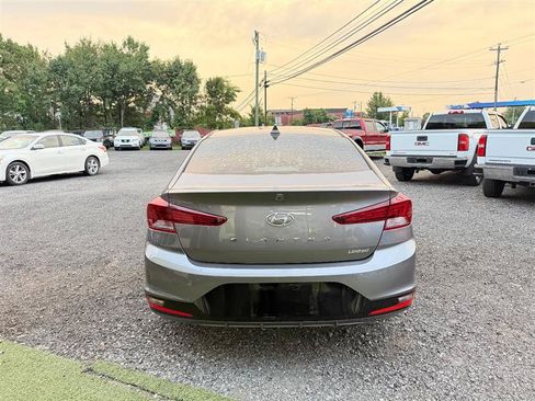 Used 2020 Hyundai Elantra Limited w/ Cargo Package (C1) FWD image 5