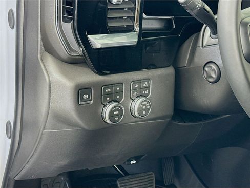 New 2026 GMC Sierra 1500 SLT AWD/4WD image 4